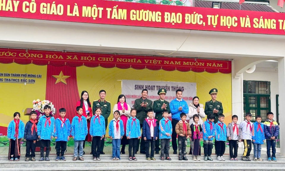 Sinh hoạt truyền thống chào mừng 80 năm Ngày thành lập Quân đội nhân dân Việt Nam