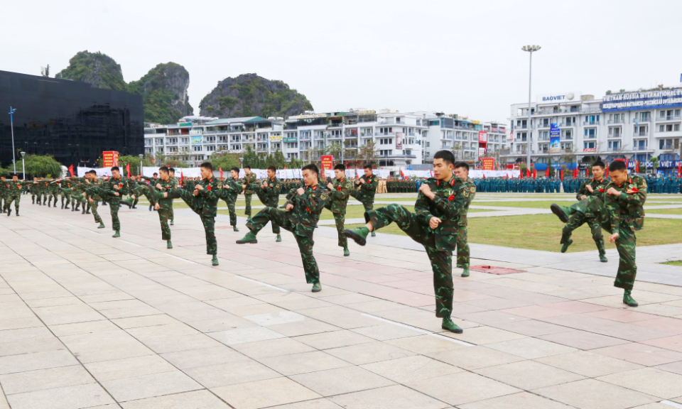 Huấn luyện giỏi, nêu cao tinh thần sẵn sàng chiến đấu