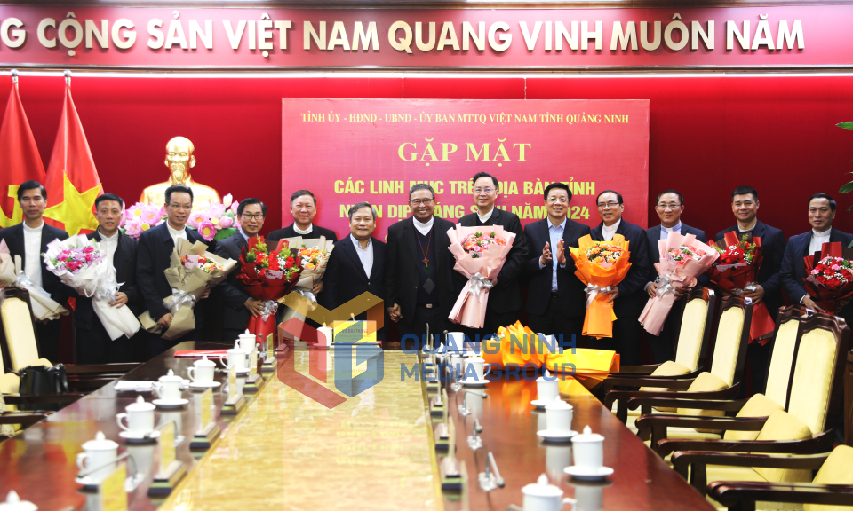 Bí thư Tỉnh ủy Vũ Đại Thắng gặp mặt các Linh mục nhân dịp Giáng sinh, tháng 12-2024