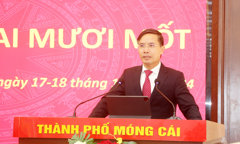 广宁省人民委员会主席范德印出席芒街市人民议会第21次会议