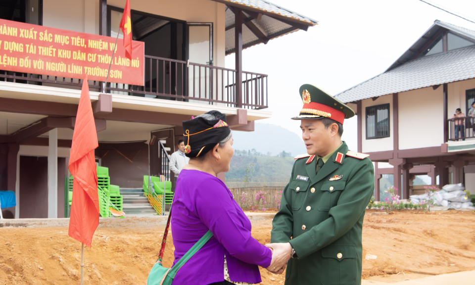 Công ty Xi măng Cẩm Phả hỗ trợ người dân thôn Làng Nủ và Nậm Tông tái thiết cuộc sống mới 