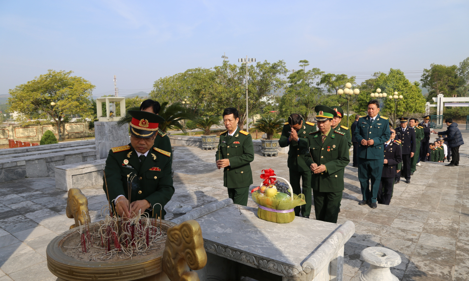 Gặp mặt kỷ niệm 80 năm Ngày thành lập Quân đội Nhân dân Việt Nam và 35 năm Ngày hội Quốc phòng toàn dân
