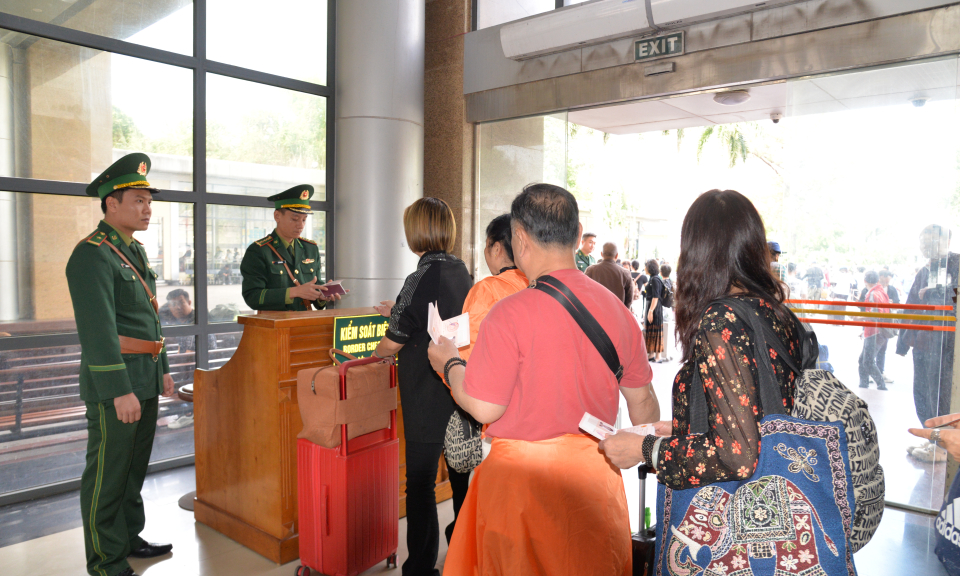 Gác mùa xuân biên giới