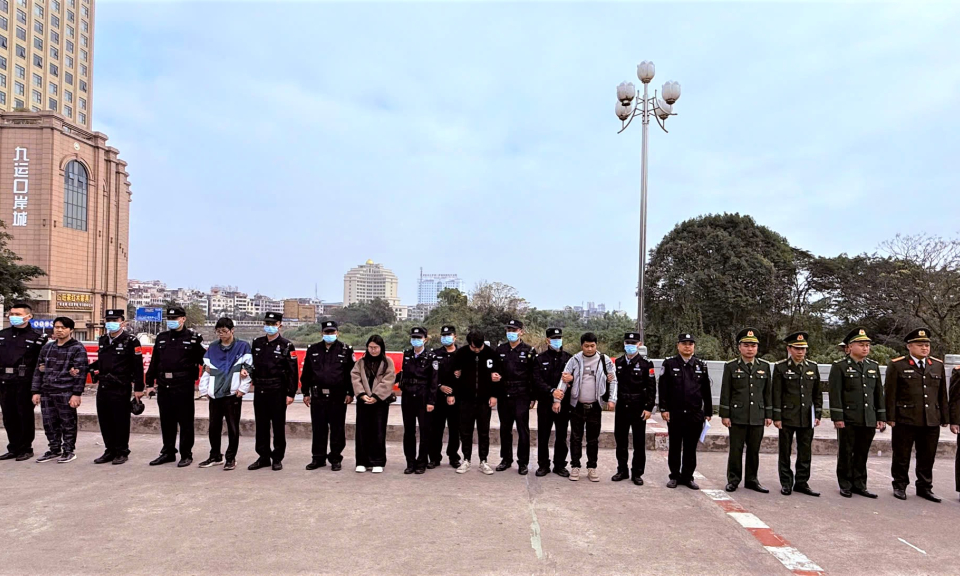 Xử phạt, trao trả nhóm người nước ngoài nhập cảnh trái phép vào Việt Nam