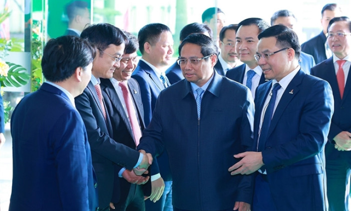 PM urges Petrovietnam to restructure into national industrial-energy group
