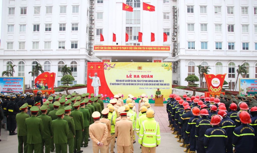 4/12, Công an tỉnh tổ chức lễ ra quân tấn công, trấn áp tội phạm đảm bảo an ninh, trật tự Tết Nguyên đán Ất Tỵ 2025. Ảnh: Quốc Xã