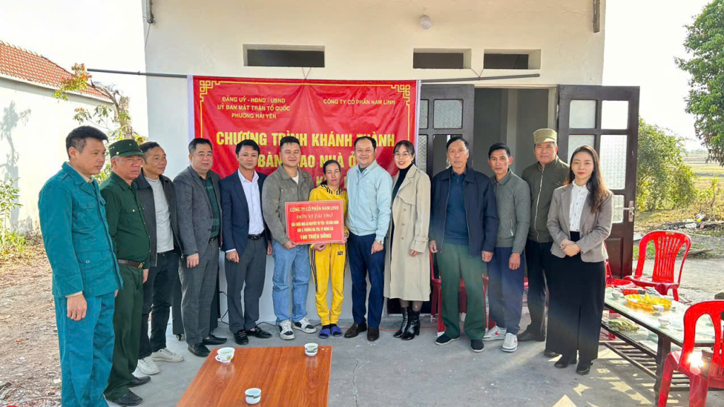 Bàn giao nhà ở cho  bà Nguyễn Thị Yên hộ gia đình có hoàn cảnh khó khăn tại phường Hải Yên.