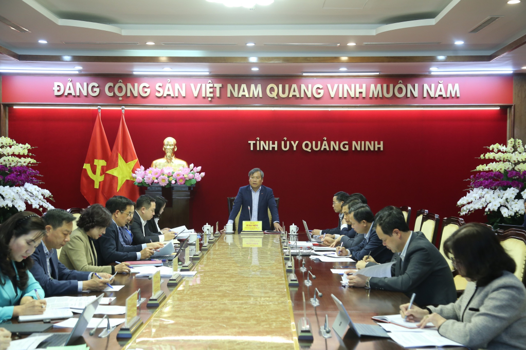 Đồng chí Vũ Đại Thắng, Ủy viên Trung ương Đảng, Bí thư Tỉnh ủy, kết luận cuộc họp.