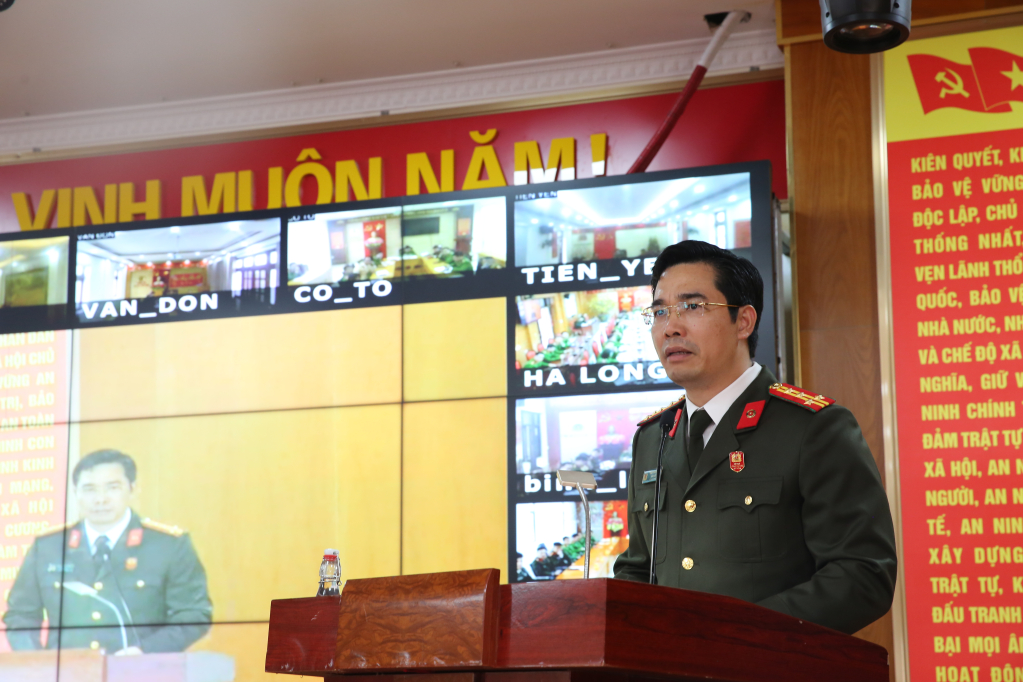 Đại tá Trần Văn Phúc, Giám đốc Công an Tỉnh Quảng Ninh phát biểu giao nhiệm vụ tại buổi lễ.