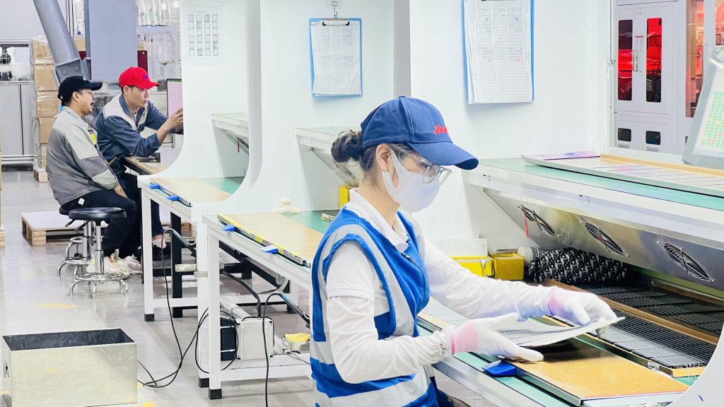 Công ty TNHH Công nghiệp Jinko Solar (Việt Nam) tại KCN Sông Khoai, thị xã Quảng Yên là đơn vị có số lượng CNLĐ làm việc xuyên Tết đông nhất trong các KCN.
