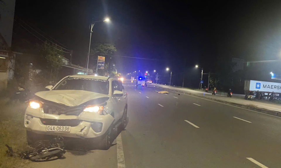 Ô tô va chạm xe máy, người đàn ông lớn tuổi tử vong tại chỗ