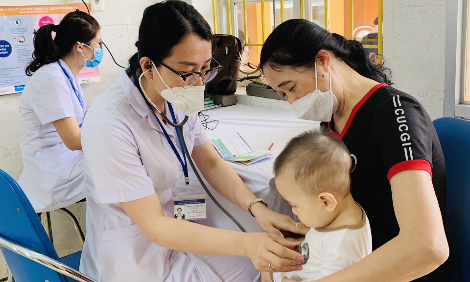 Tiêm vắc-xin đề phòng nguy cơ bùng phát dịch sởi