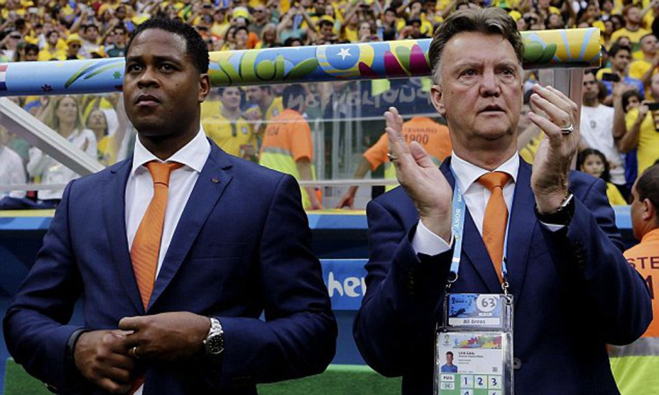 Sau Kluivert, Indonesia đón thêm Van Gaal