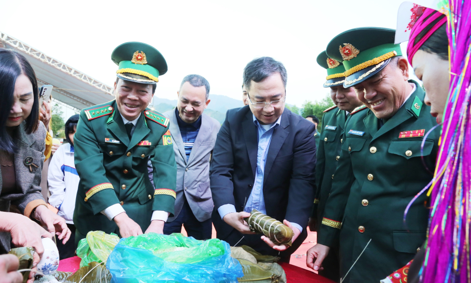 Chương trình “Xuân Biên phòng ấm lòng dân bản” nơi biên cương Đông Bắc