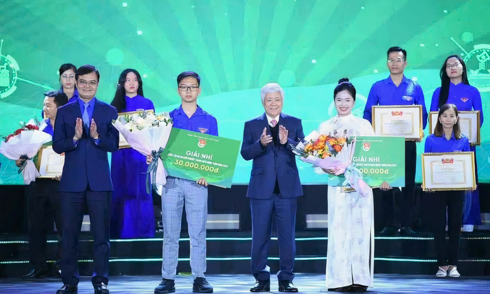 Chàng trai đam mê nghiên cứu khoa học