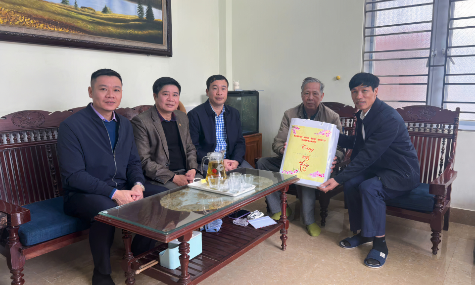 Vân Đồn: Để mọi nhà đều có Tết