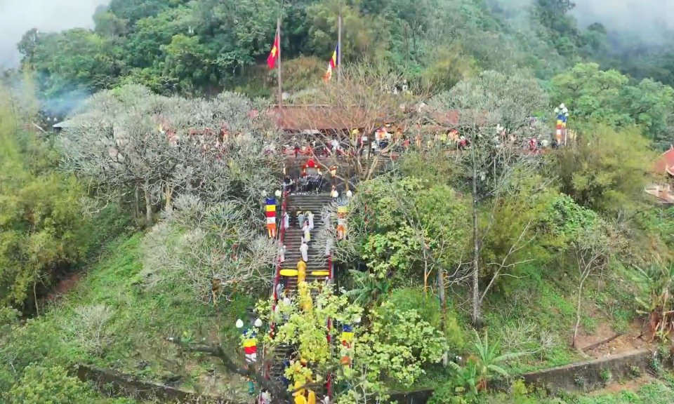 Spiritual pilgrimages in Quang Ninh during Tet