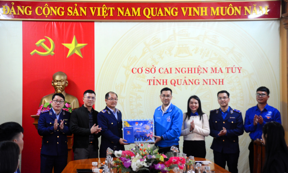 Tỉnh Đoàn thăm, chúc Tết Cơ sở Cai nghiện ma tuý Quảng Ninh