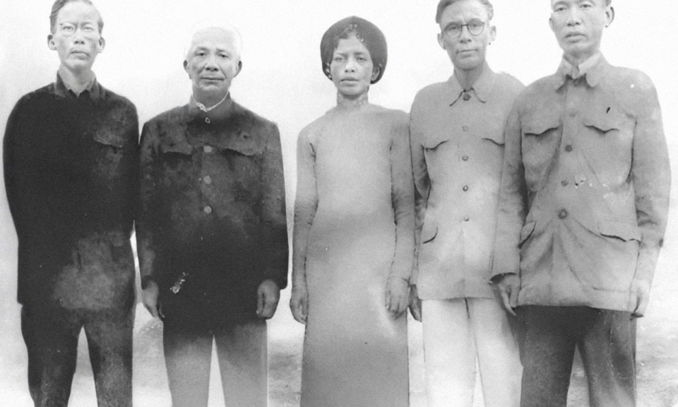 Những hạt giống đỏ 