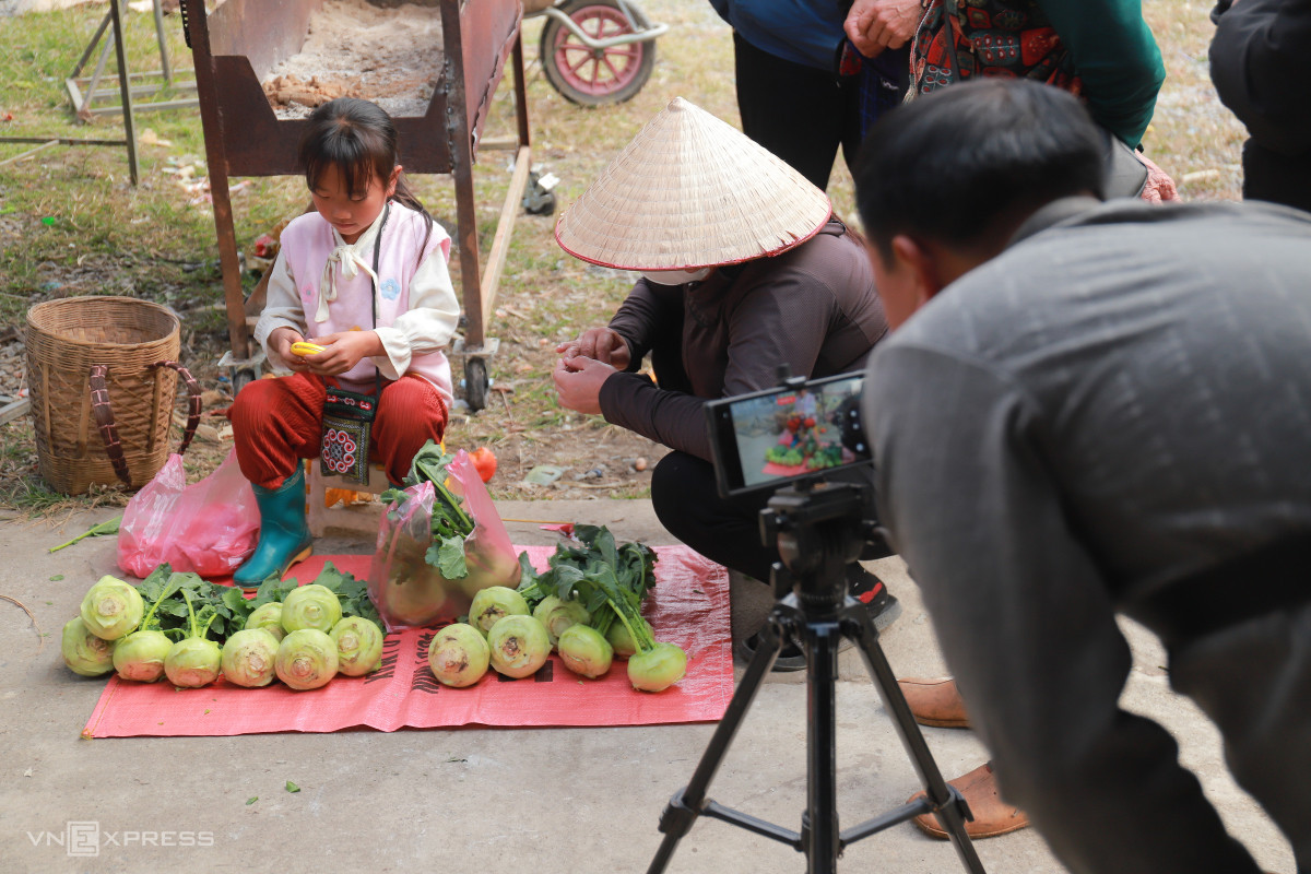 Rural mountain market turns into YouTube hotspot