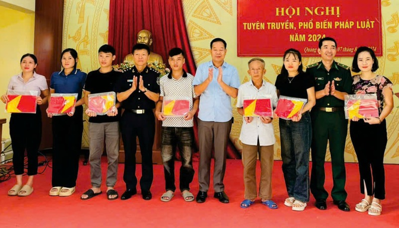 Đồn BP Quảng Đức phối hợp tuyên truyền phổ biến pháp luật cho người dân khu vực biên giới