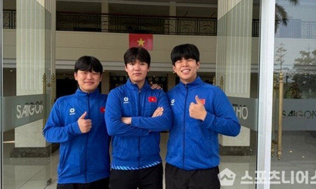 Huấn luyện viên Kim Sang-sik chia tay 3 trợ lý
