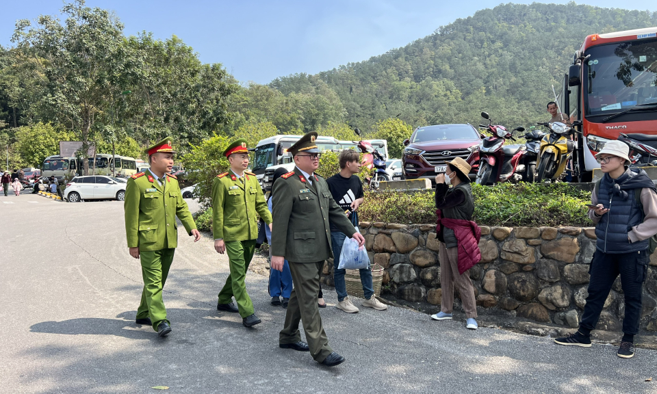 Không để hình thành tụ điểm phức tạp nơi đông người