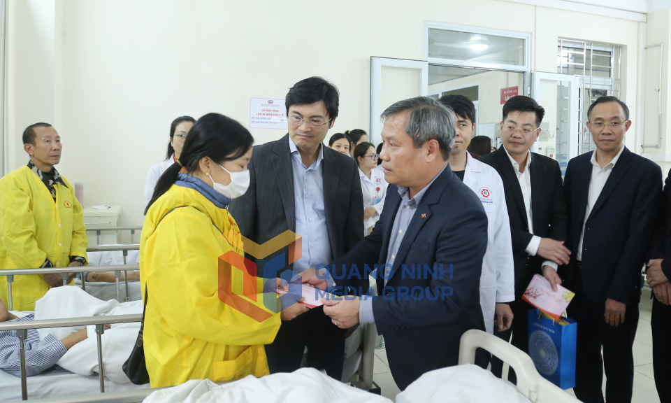 Bí thư Tỉnh ủy Vũ Đại Thắng thăm, chúc Tết cán bộ, chiến sĩ và nhân dân trên địa bàn tỉnh, tháng 01-2025
