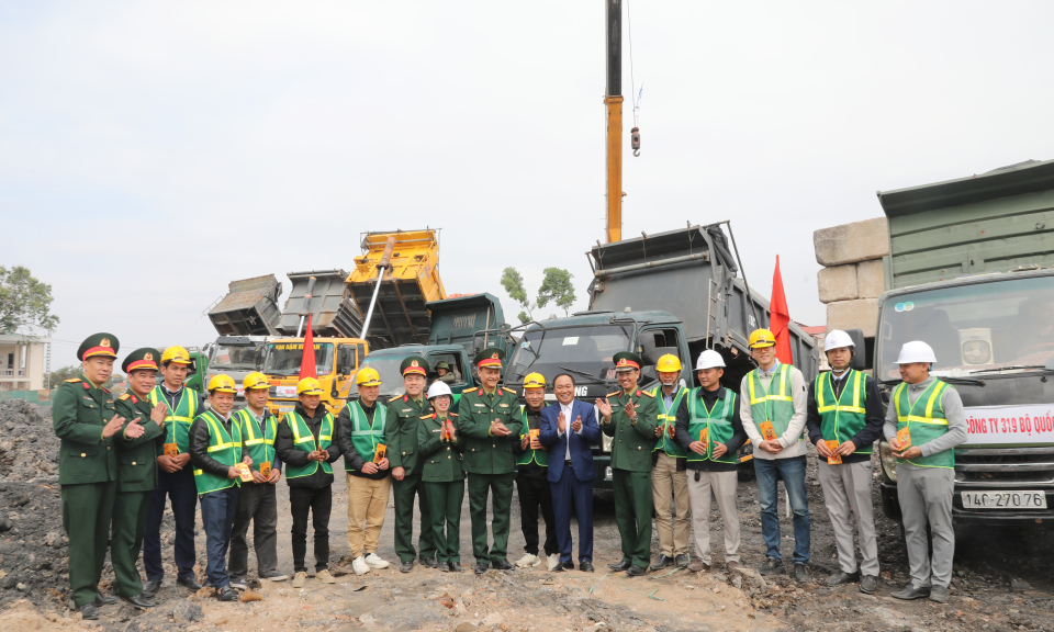 Thi đua, đẩy nhanh tiến độ thi công Trung tâm Y tế TP Đông Triều