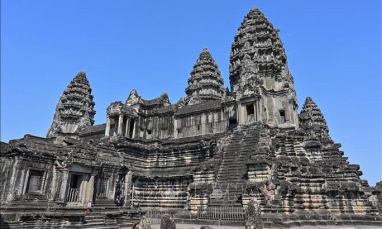 Campuchia cảnh báo du khách về khỉ khi tới thăm Angkor Wat