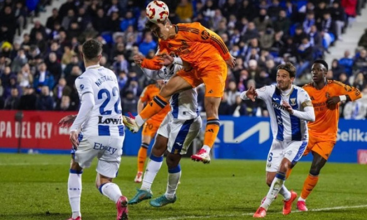 Real vào bán kết sau cuộc rượt đuổi tỷ số