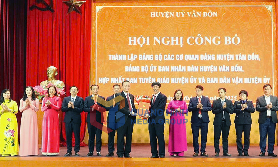 Vân Đồn công bố quyết định thành lập các cơ quan Đảng, tháng 2-2025