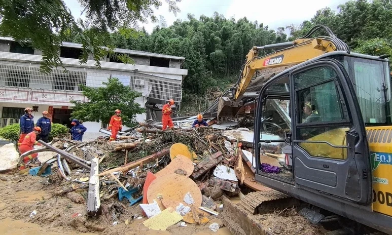 Lở đất kinh hoàng tại Trung Quốc: Chủ tịch Tập Cận Bình chỉ đạo tổng lực cứu hộ