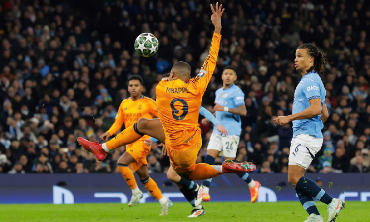 Real Madrid thắng ngược Man City ở phút bù