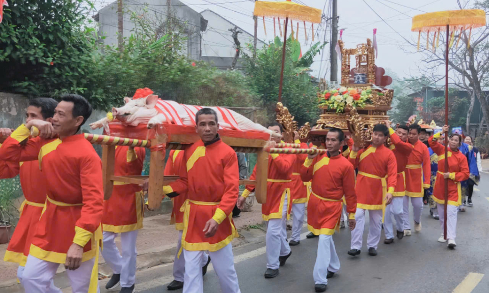 Tan Tien Communal House Festival opens in Ba Che mountain district