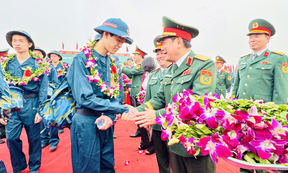 In pictures: Over 2,190 Quang Ninh youths join army