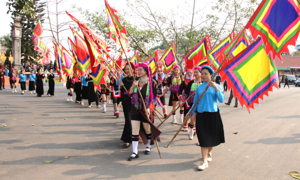 The festival of Luc Na Communal House opens in Binh Lieu