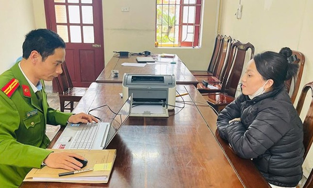 Xin đi nhờ vệ sinh rồi lẻn vào phòng ngủ trộm tiền