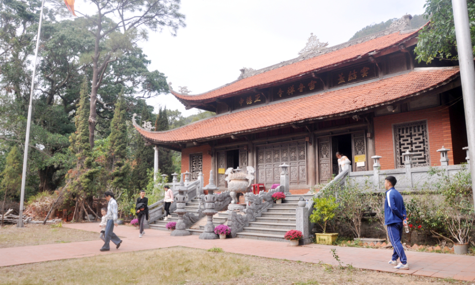 The tranquillity of Loi Am pagoda