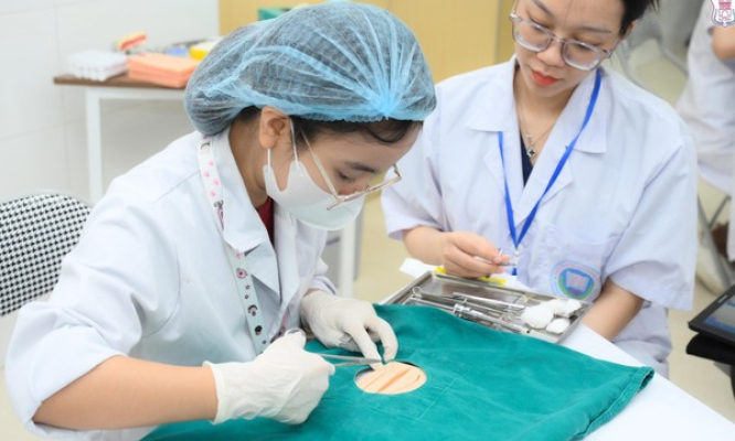 Chính sách miễn, giảm học phí cho sinh viên ngành y