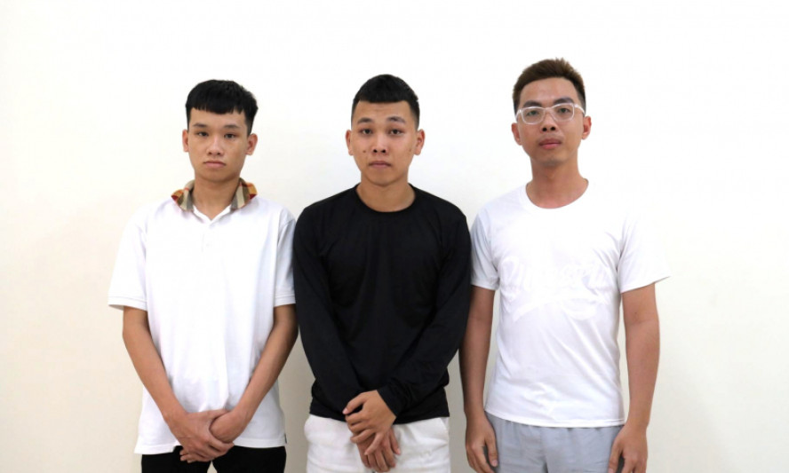 Dùng app tình yêu đánh giá phim, chiếm đoạt hơn 5 tỷ đồng qua mạng