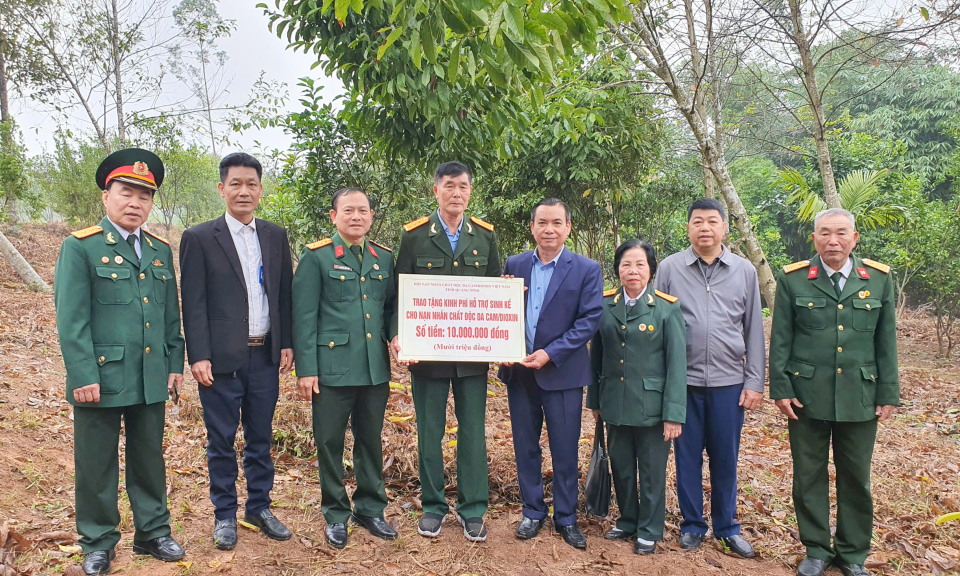 Hỗ trợ sinh kế cho 5 gia đình nạn nhân chất độc da cam/dioxin