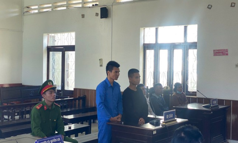 Mâu thuẫn gia đình, anh dùng dao đâm em ruột tử vong