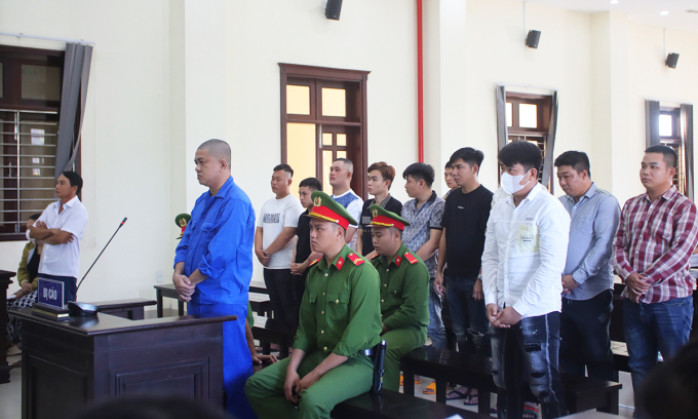 Chủ trại gà bắn chết người trong hỗn chiến bênh nhân viên