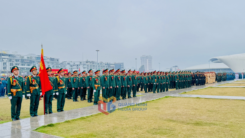 Các lực lượng vũ trang, dân quân tự vệ tại Lễ ra quân huấn luyện.