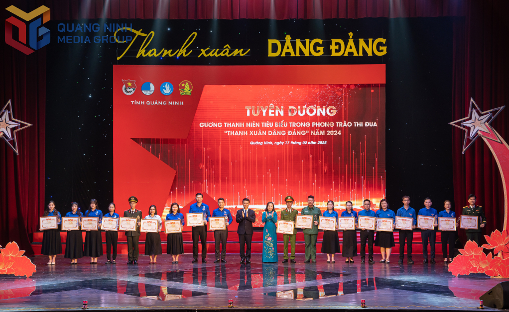 Ban Thường vụ Tỉnh Đoàn phối hợp với Ban Tuyên giáo và Dân vận Tỉnh ủy tổ chức  tuyên dương các gương thanh niên tiêu biểu trong thực hiện phong trào thi đua “Thanh xuân dâng đảng” năm 2024.