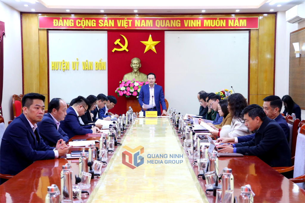 Quang cảnh cuộc họp.