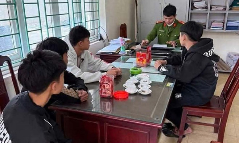 Nhóm thanh thiếu niên chặt biển xe đăng lên mạng ở Nam Định