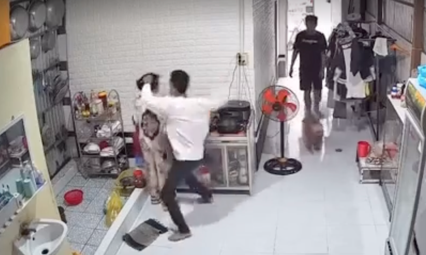 Công an Cà Mau vào cuộc vụ người phụ nữ bị hành hung dã man khi đang nấu ăn