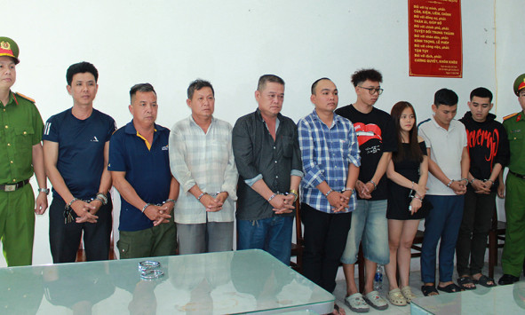 9 người bị khởi tố trong vụ 'khiêng quan tài trước chợ Bến Thành'